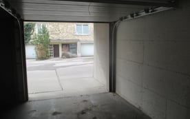 VERMIETUNG des GARAGENPLATZES Nr. 2! UNBEFRISTET! EBENERDIG! ELEKTRISCHES GARAGENTOR! PROVISIONSFREI! 