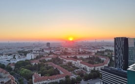 2-Zimmer-Wohnung "Über den Wolken" im 30. Stock der Wienerbergcity