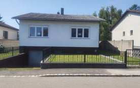 Einfamilienhaus mit Pool und Sauna 