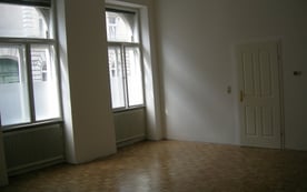 Helle EG-Wohnung Büro 70m2 mit Küche in Wien 1140