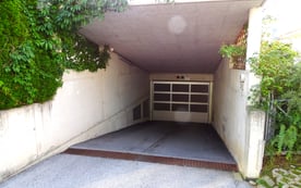 Garage - Tiefgaragenstellplatz direkt im Zentrum von Wörgl, Bezirk Kufstein – nur 5 min. Fußweg zum Bahnhof, TG absperrbar, PRIVAT zu verkaufen.